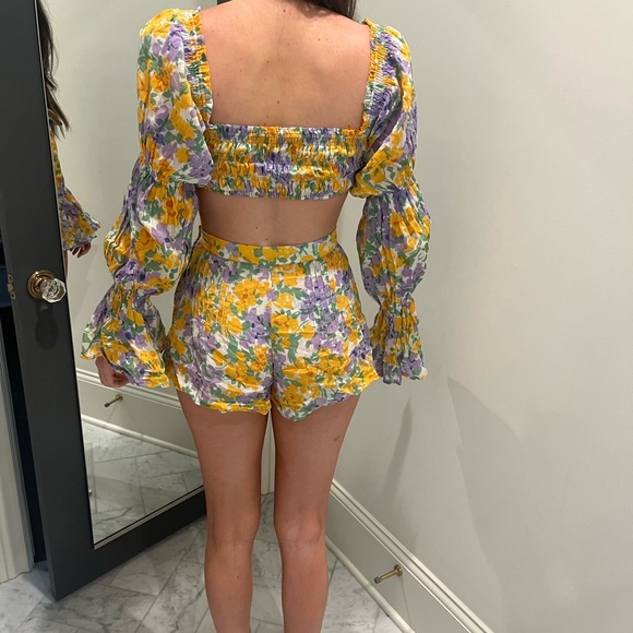 Tularosa Lydia Top in Periwinkle Floral Size Small - Picture 3 of 6